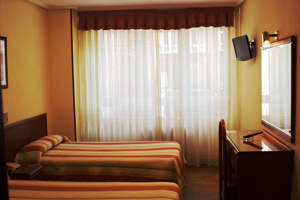 Hotel San Glorio Santander Chambre photo